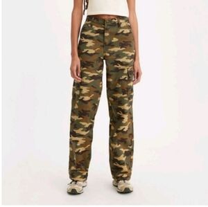 Levi's camo cargo pants